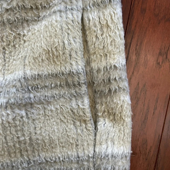 OAK + FORT Shacket Size Small Relaxed fit. Shirt silhouette. Fuzzy plaid fabric. - Picture 13 of 16